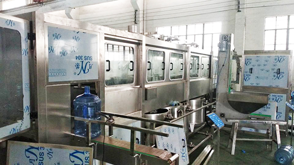 5 Gallon Mineral Water Filling Machine 5加仑矿泉水灌装机